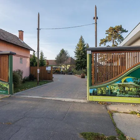 Harang Panzio Bed and Breakfast