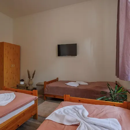 Bed & Breakfast Harang Panzio 3*