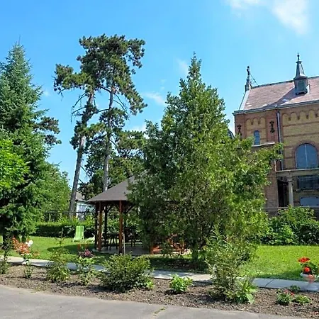 Bed & Breakfast Harang Panzio 3*
