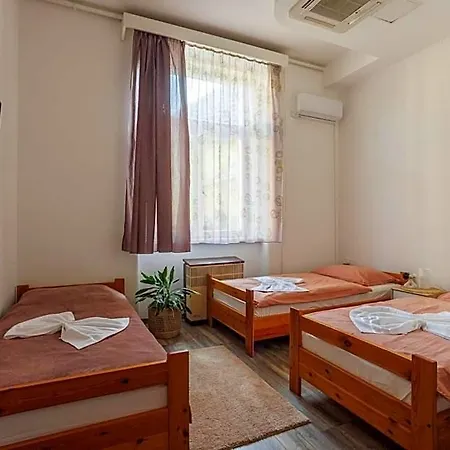 Harang Panzio Bed and Breakfast