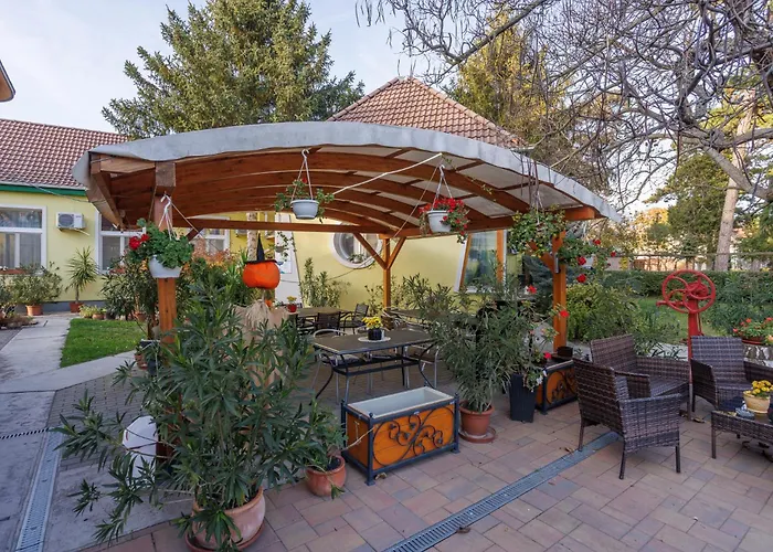 Harang Panzio Bed & Breakfast