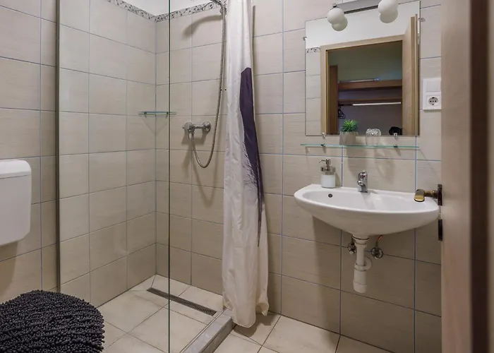 Harang Panzio Nocleg ze śniadaniem 3*